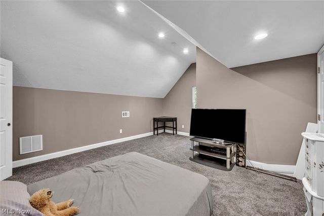 8689 Stearns Road, Olmsted Twp, OH 44138