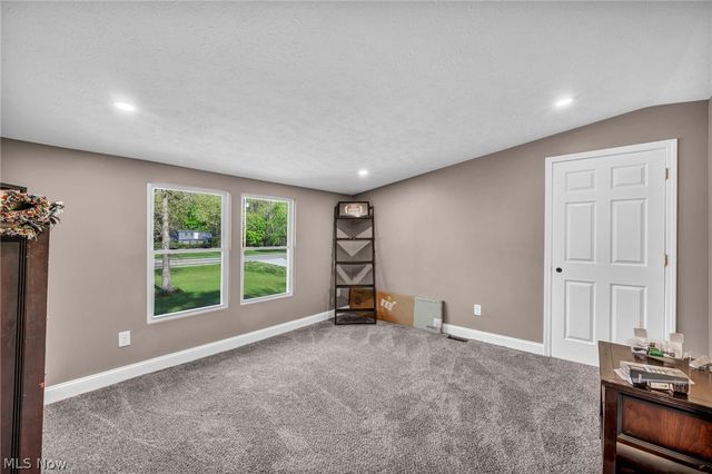 8689 Stearns Road, Olmsted Twp, OH 44138