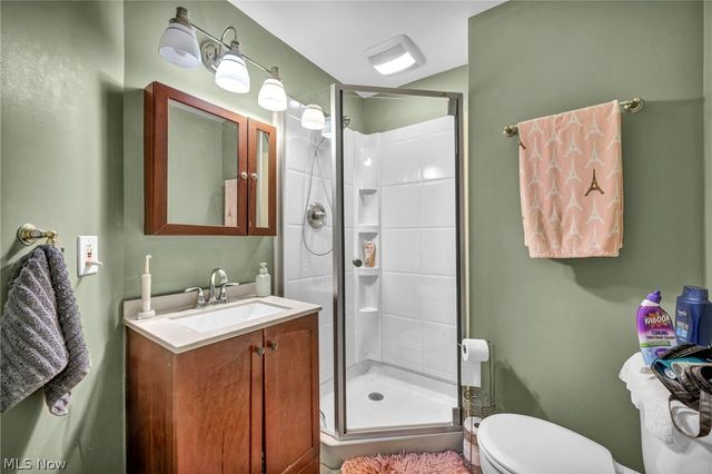 8689 Stearns Road, Olmsted Twp, OH 44138