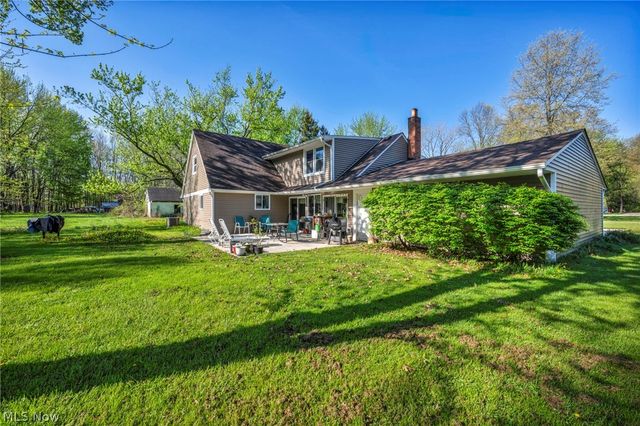 8689 Stearns Road, Olmsted Twp, OH 44138