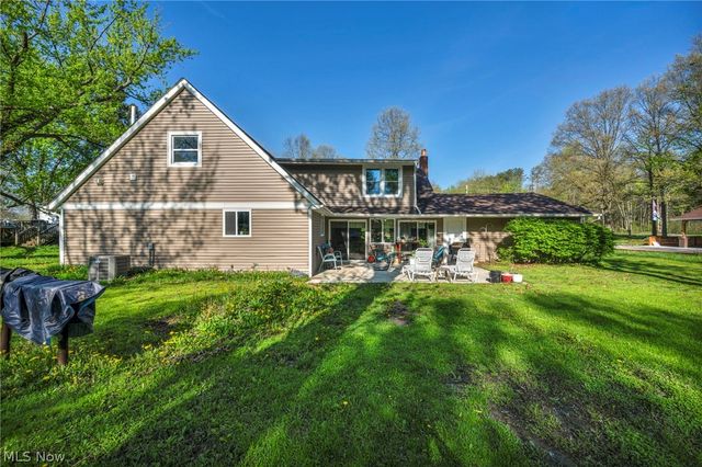 8689 Stearns Road, Olmsted Twp, OH 44138