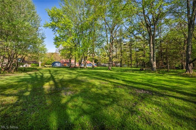 8689 Stearns Road, Olmsted Twp, OH 44138