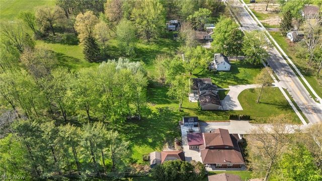 8689 Stearns Road, Olmsted Twp, OH 44138