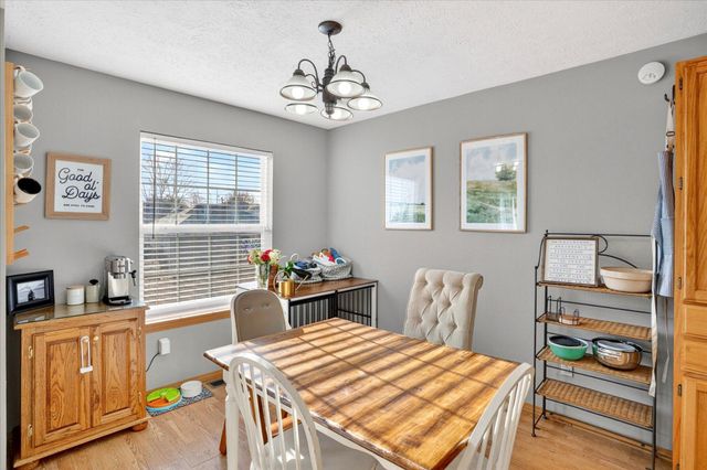 406 W Chestnut Road, Nixa, MO 65714