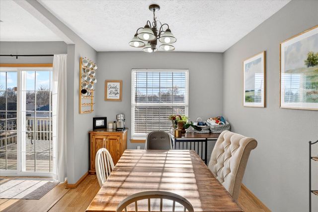 406 W Chestnut Road, Nixa, MO 65714