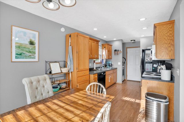 406 W Chestnut Road, Nixa, MO 65714