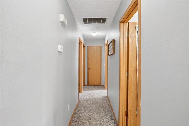 406 W Chestnut Road, Nixa, MO 65714