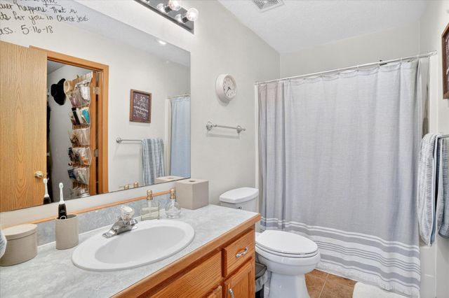 406 W Chestnut Road, Nixa, MO 65714