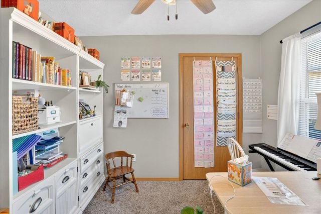 406 W Chestnut Road, Nixa, MO 65714