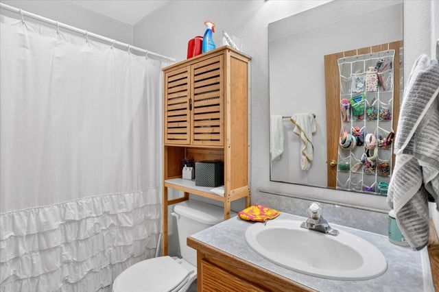 406 W Chestnut Road, Nixa, MO 65714