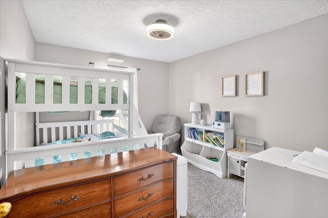 406 W Chestnut Road, Nixa, MO 65714