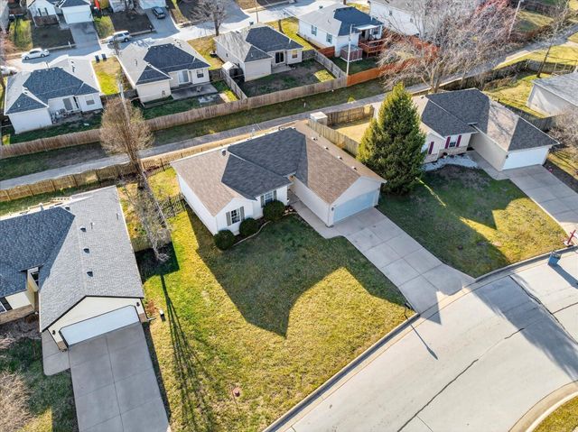 406 W Chestnut Road, Nixa, MO 65714