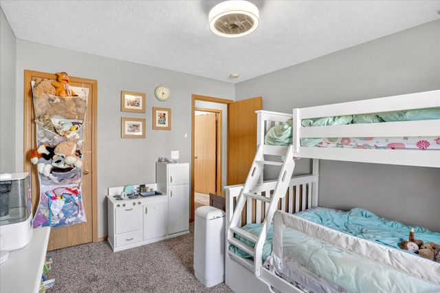 406 W Chestnut Road, Nixa, MO 65714