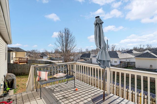 406 W Chestnut Road, Nixa, MO 65714