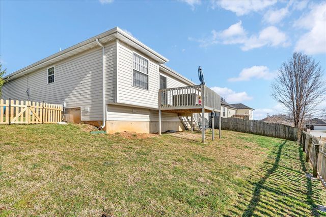 406 W Chestnut Road, Nixa, MO 65714