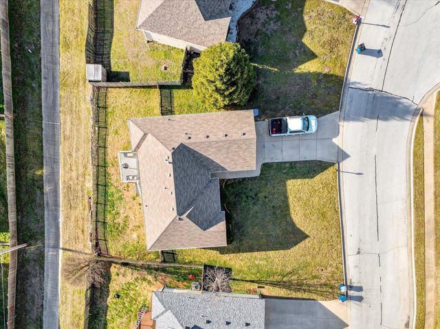 406 W Chestnut Road, Nixa, MO 65714