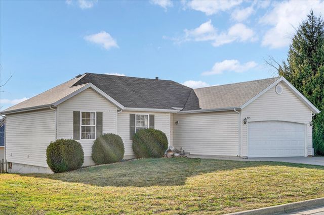 406 W Chestnut Road, Nixa, MO 65714