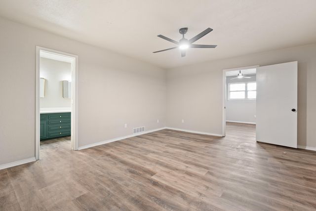 7902 Lynnhaven Avenue, Lubbock, TX 79423