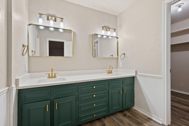 7902 Lynnhaven Avenue, Lubbock, TX 79423