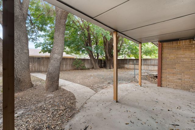 7902 Lynnhaven Avenue, Lubbock, TX 79423