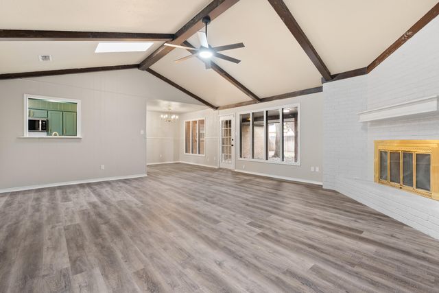 7902 Lynnhaven Avenue, Lubbock, TX 79423