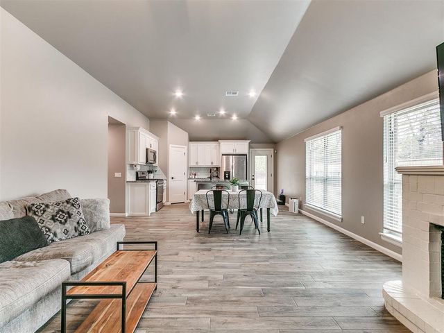 792 Harrison Street, Harrah, OK 73045