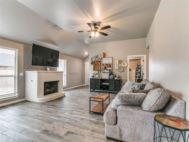 792 Harrison Street, Harrah, OK 73045