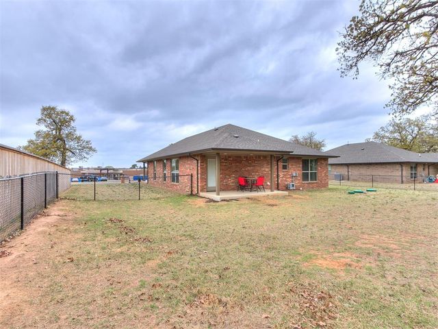 792 Harrison Street, Harrah, OK 73045