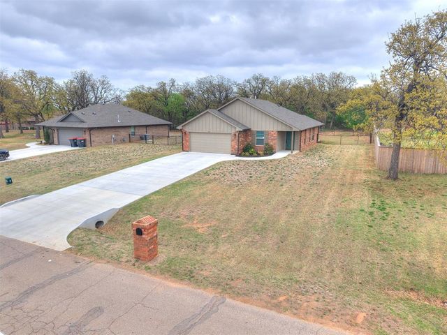 792 Harrison Street, Harrah, OK 73045
