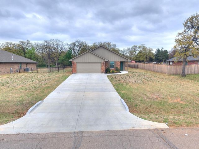 792 Harrison Street, Harrah, OK 73045
