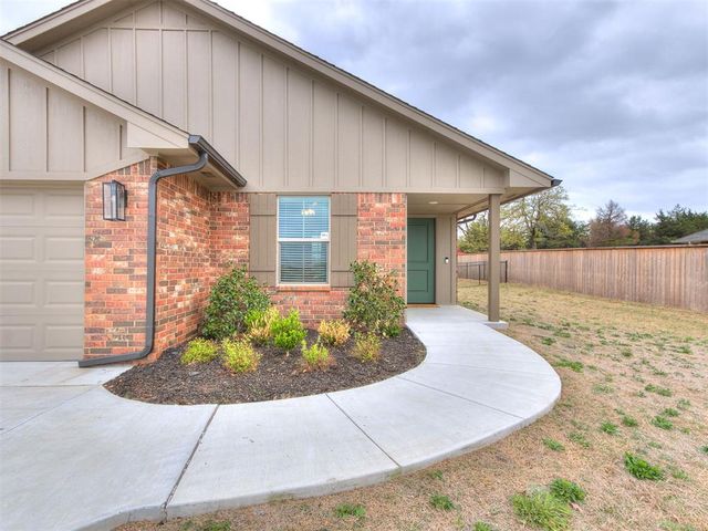 792 Harrison Street, Harrah, OK 73045