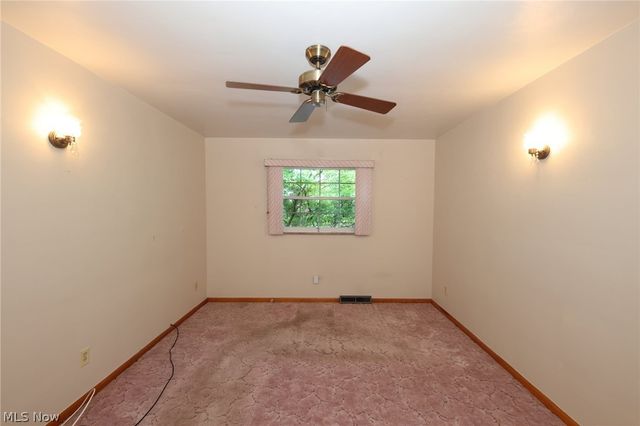 136 Marie Ave., Weirton, WV 26062