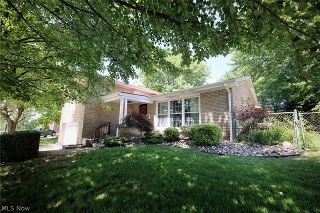 136 Marie Ave., Weirton, WV 26062