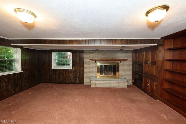 136 Marie Ave., Weirton, WV 26062