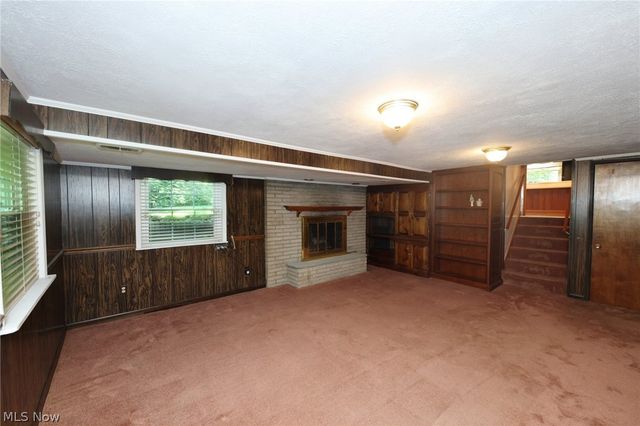 136 Marie Ave., Weirton, WV 26062