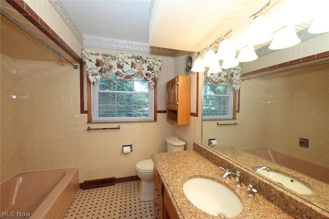 136 Marie Ave., Weirton, WV 26062