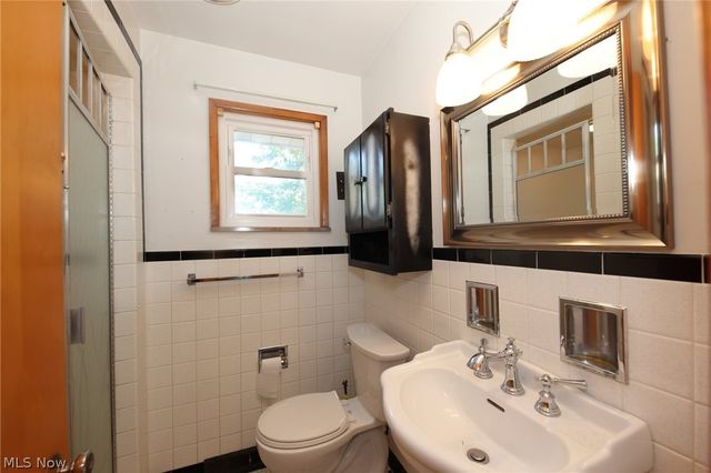 136 Marie Ave., Weirton, WV 26062