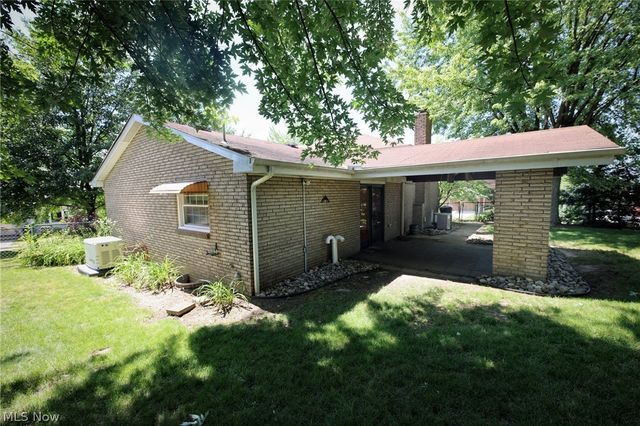 136 Marie Ave., Weirton, WV 26062