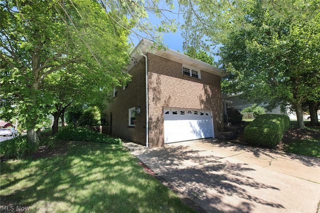 136 Marie Ave., Weirton, WV 26062