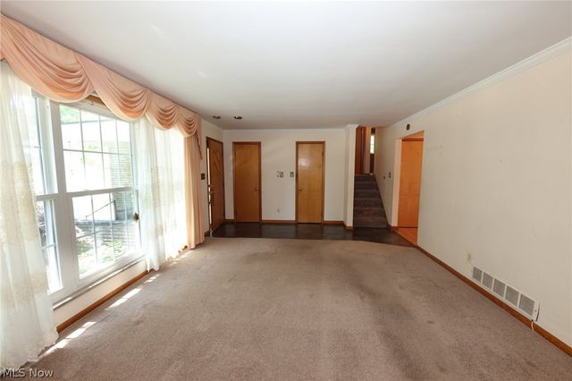 136 Marie Ave., Weirton, WV 26062