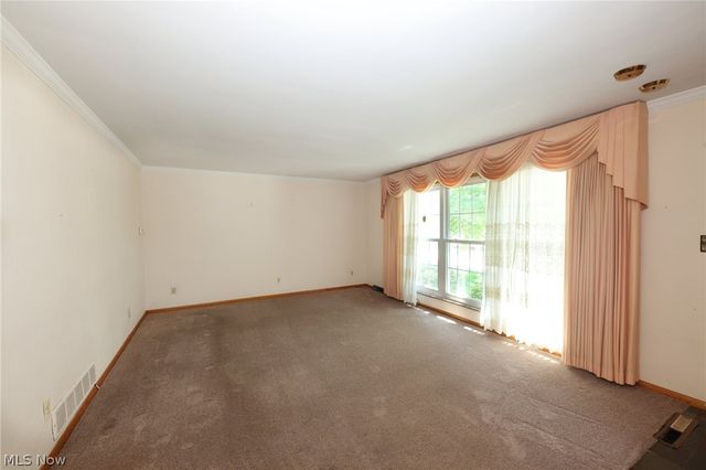 136 Marie Ave., Weirton, WV 26062