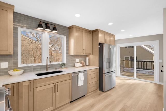 870 Lakeview Avenue, Saint Paul, MN 55117