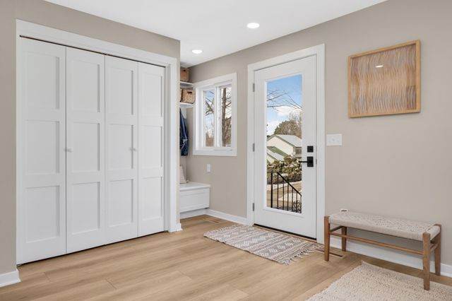 870 Lakeview Avenue, Saint Paul, MN 55117