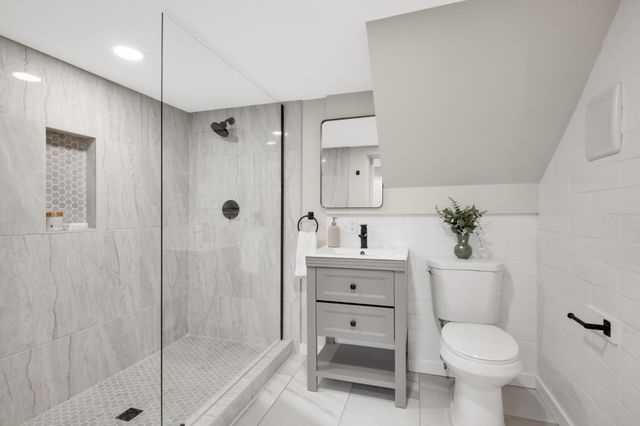 870 Lakeview Avenue, Saint Paul, MN 55117