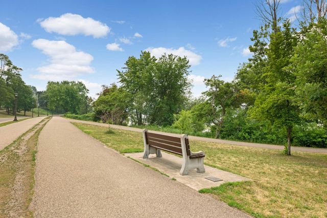 870 Lakeview Avenue, Saint Paul, MN 55117