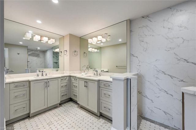 1275 GULF SHORE BLVD N 601 & 602, Naples, FL 34102