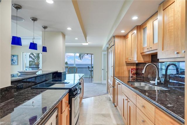 1275 GULF SHORE BLVD N 601 & 602, Naples, FL 34102