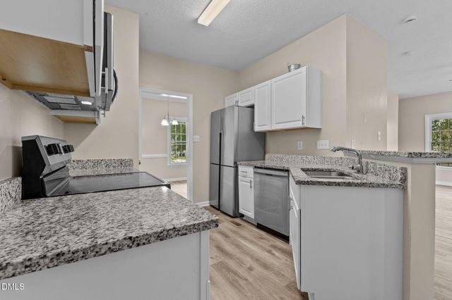 8318 Umstead Drive, Fayetteville, NC 28304