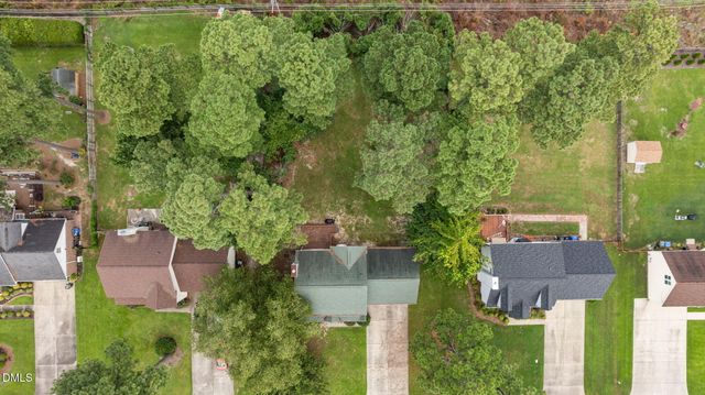 8318 Umstead Drive, Fayetteville, NC 28304