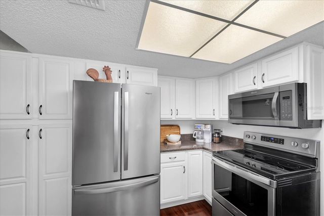 25 HARBOR WOODS CIRCLE, Safety Harbor, FL 34695